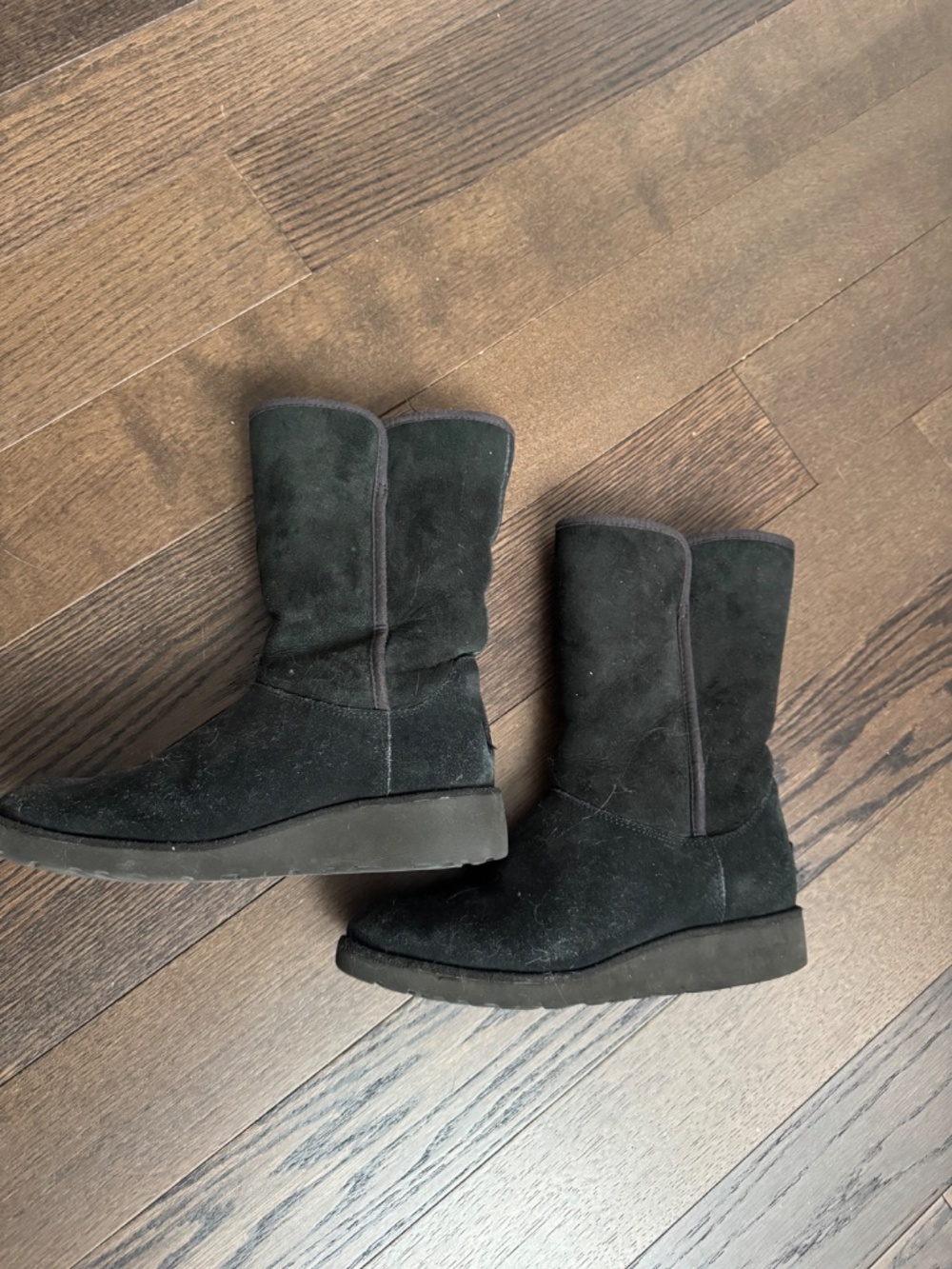 Black Ugg boots - Picture 2 of 4